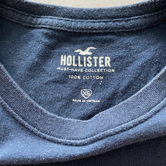 Hollister Graphic Cropped Tee - Picture 2 of 2